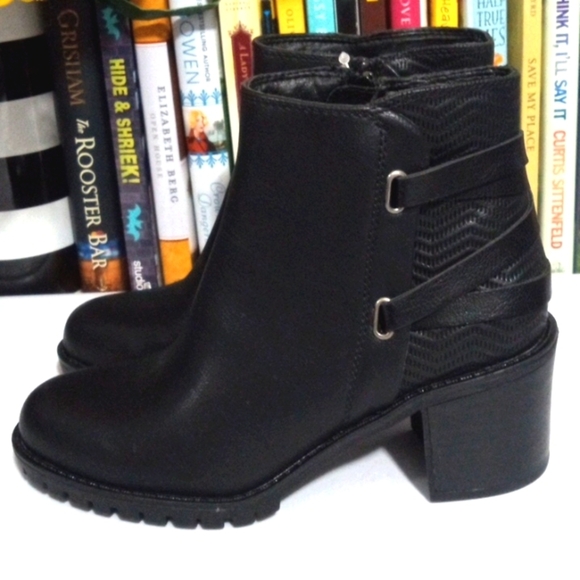 BARETRAPS HENSLEY BLACK BLOCK HEEL ANKLE BOOTS SIZE 6.5 NWT - Picture 4 of 11